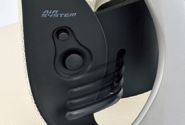 エアーランバーサポートのエアー調節ボタンの画像
